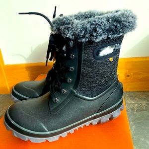 BOGS Arcata Knit size 9